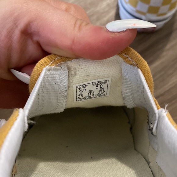 Vans - Picture 3 of 3